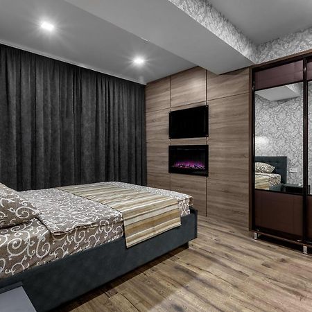 Apartment In The Center! Panoramic Windows! Fireplace! Кишинев Екстериор снимка