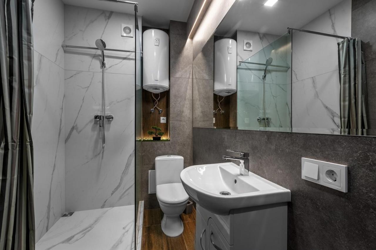 Apartment In The Center! Panoramic Windows! Fireplace! Кишинев Екстериор снимка