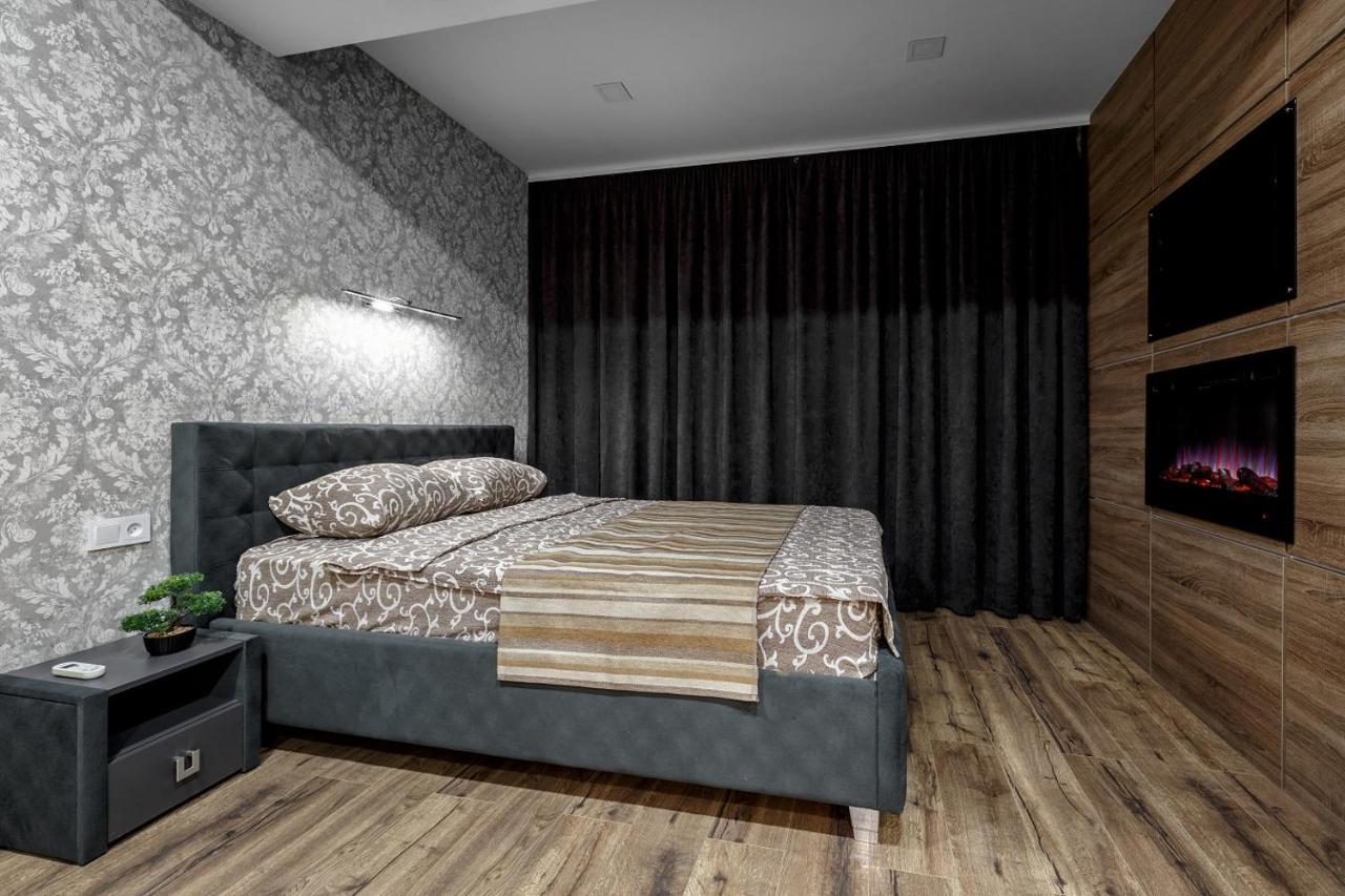 Apartment In The Center! Panoramic Windows! Fireplace! Кишинев Екстериор снимка